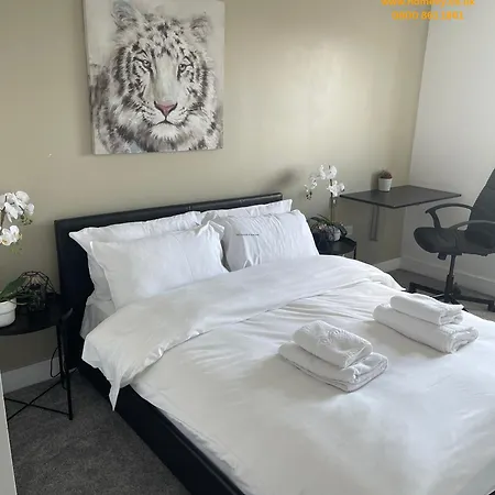 1 Bedroom By Homevy Relocations Short Lets & Serviced Dock - Stylish And Convenient Apartamento